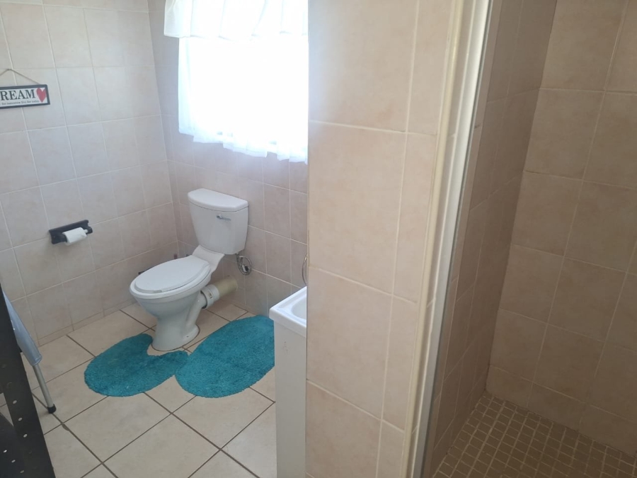 5 Bedroom Property for Sale in Fichardt Park Free State